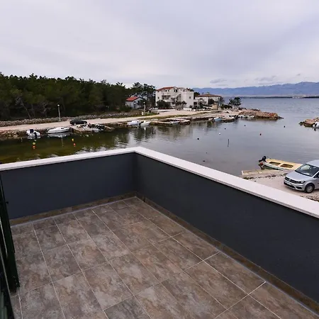 Charming 2-bedroom With Stunning Views In Appartement *